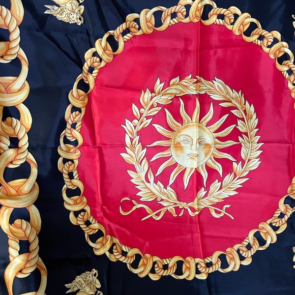 GIANNI VERSACE SILK SCARF - Picture 2 of 3